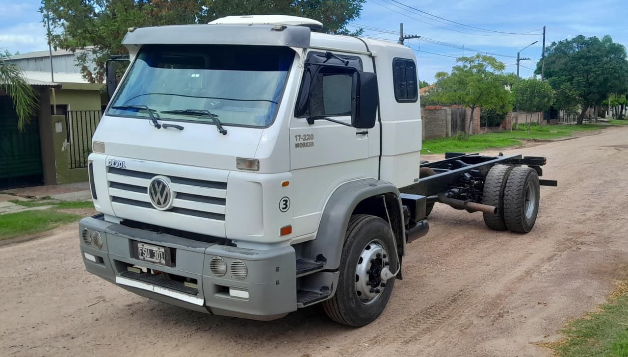 VOLKWAGEN 17-220 AÑO 2006