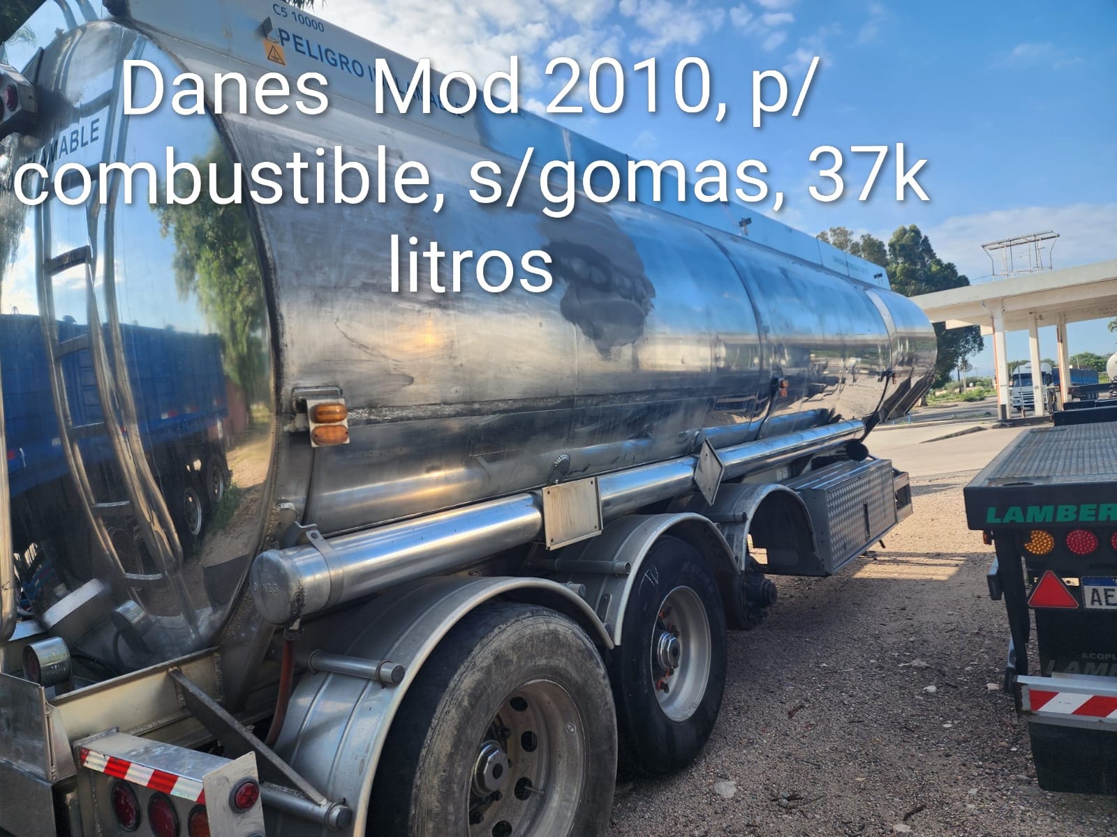 SEMIRREMOLQUE TANQUE DANES AÑO 2010